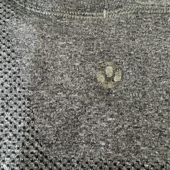 Lululemon Metal Vent Tech Mens Short Sleeve T-shirt Sz S Heathered Gray Blue - Picture 6 of 7
